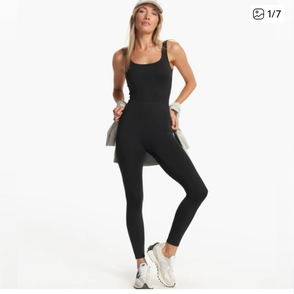 NWOT Vuori Halo Essentials Jumpsuit